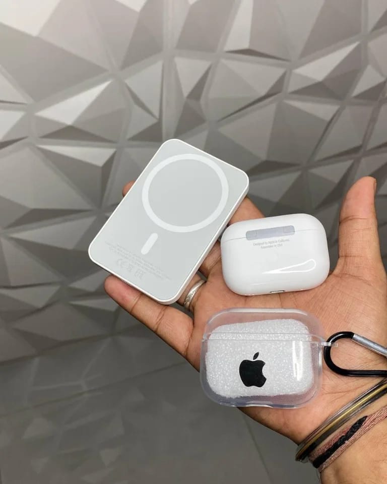 Apple Airpods Pro 2nd Gen + Magsafe
